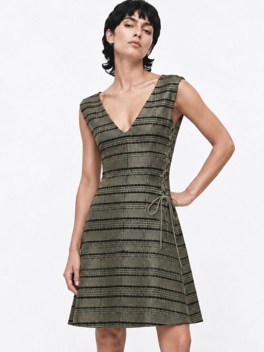 Vintage green striped lace up v-neck mini dress. 6